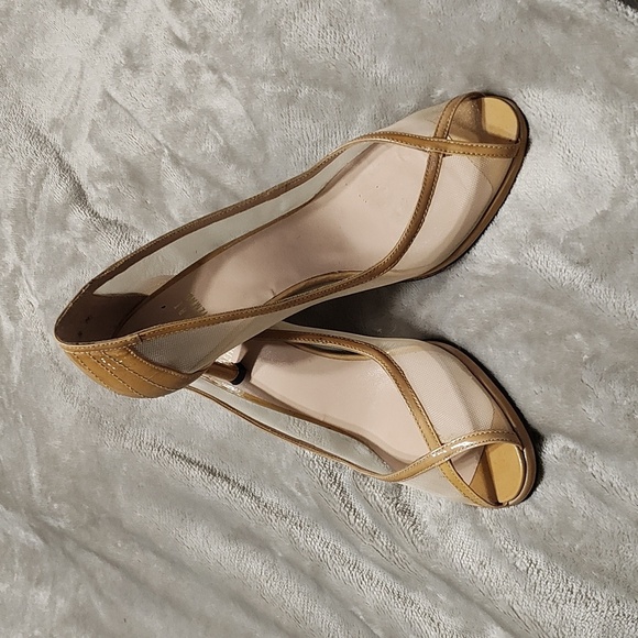 Stuart Weitzman Womens Simple Sandal Size 6.5 Beige Blush  Stuart Weitzman Nude Peeptoe Heel size 6.5